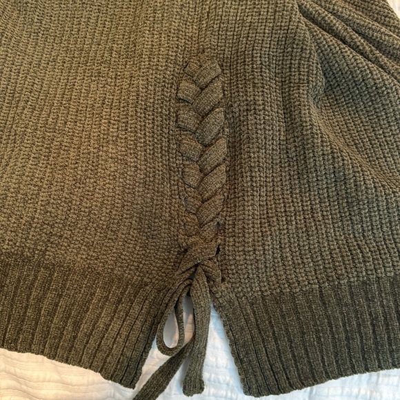 John + Jenn Sweater - Picture 5 of 6